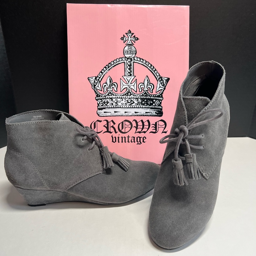 Crown Vintage “Spark” Genuine Suede Gray Wedge Tie- Ankle Booties  8M EUC